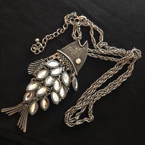 🦉Silver & Rhinestone Fish Pendant NWOT